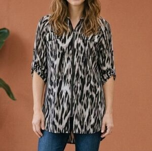 Rock & Republic Airy Tunic Front Zip Black White Gray Roll Tab Sleeves M EUC